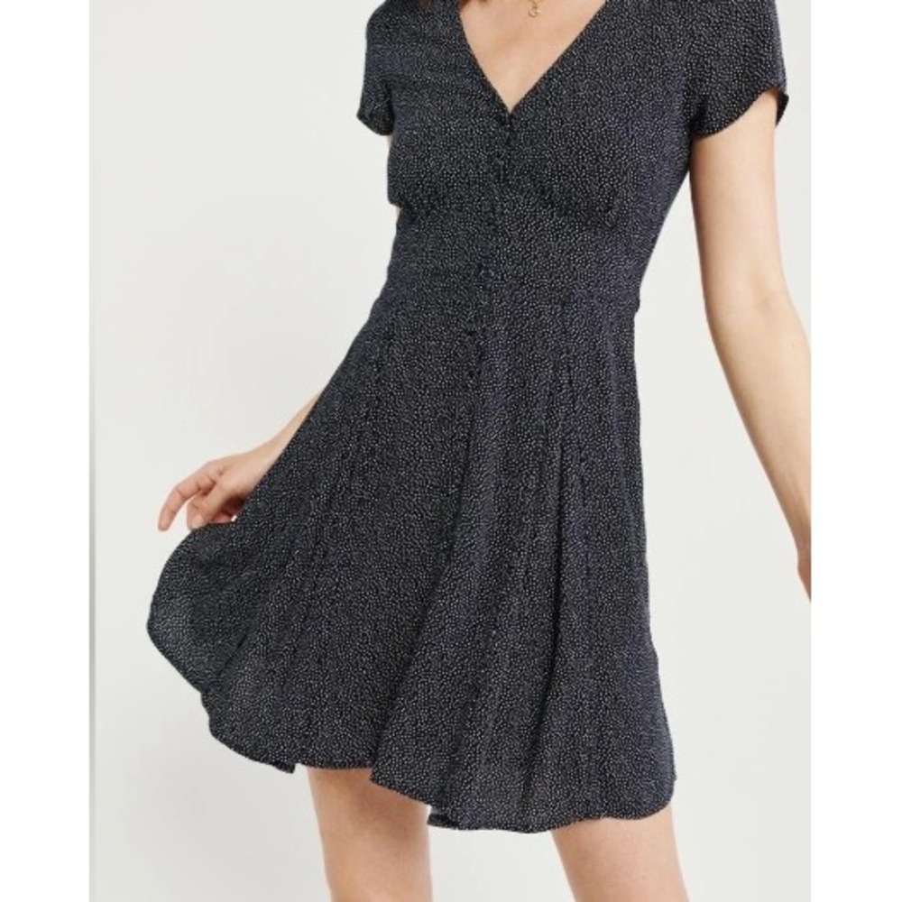 Abercrombie & Fitch Navy Blue Polka Dot Short Sleeve V-Neck Mini Dress Medium